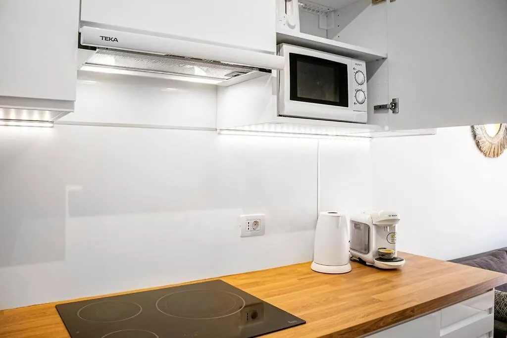 La Caleta Comfortable Apartment 2 아데제